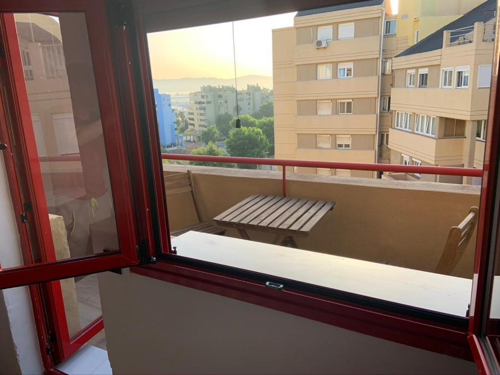 Room In A Shared Apartment Touching The Border :) La Línea de la Concepción Exterior foto